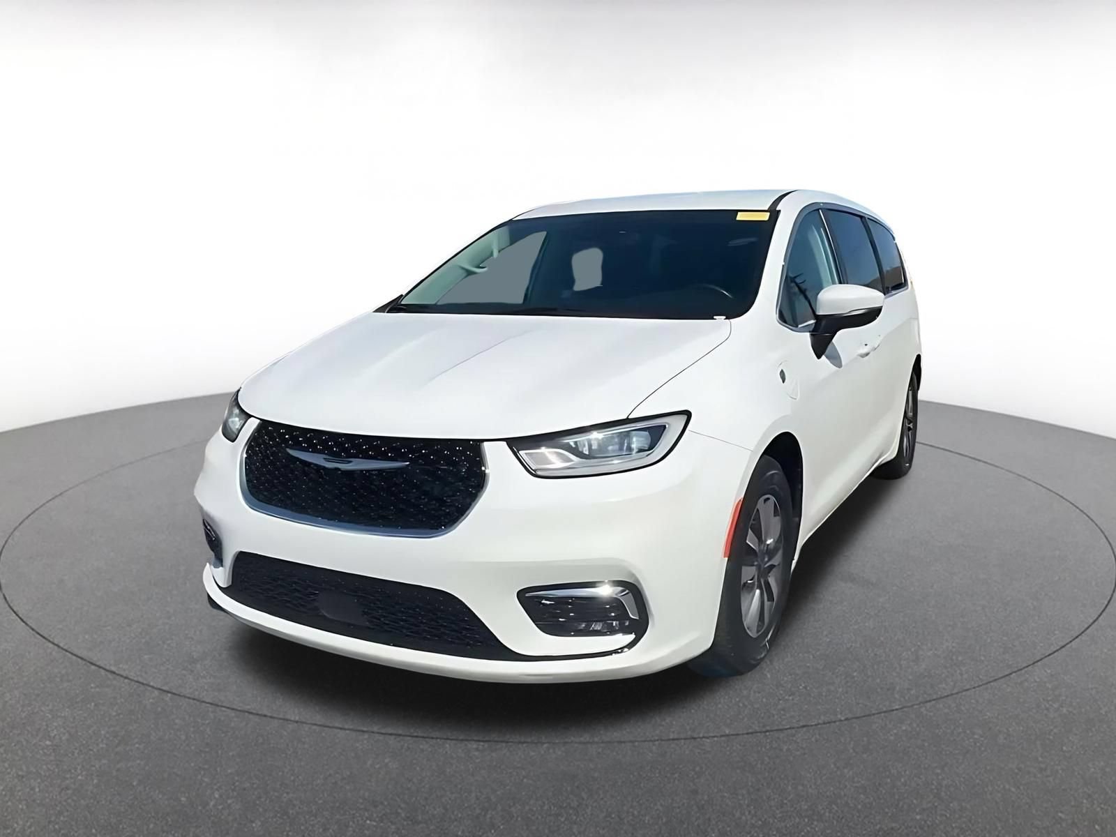 Used 2023 Chrysler Pacifica Touring-L FWD image 6
