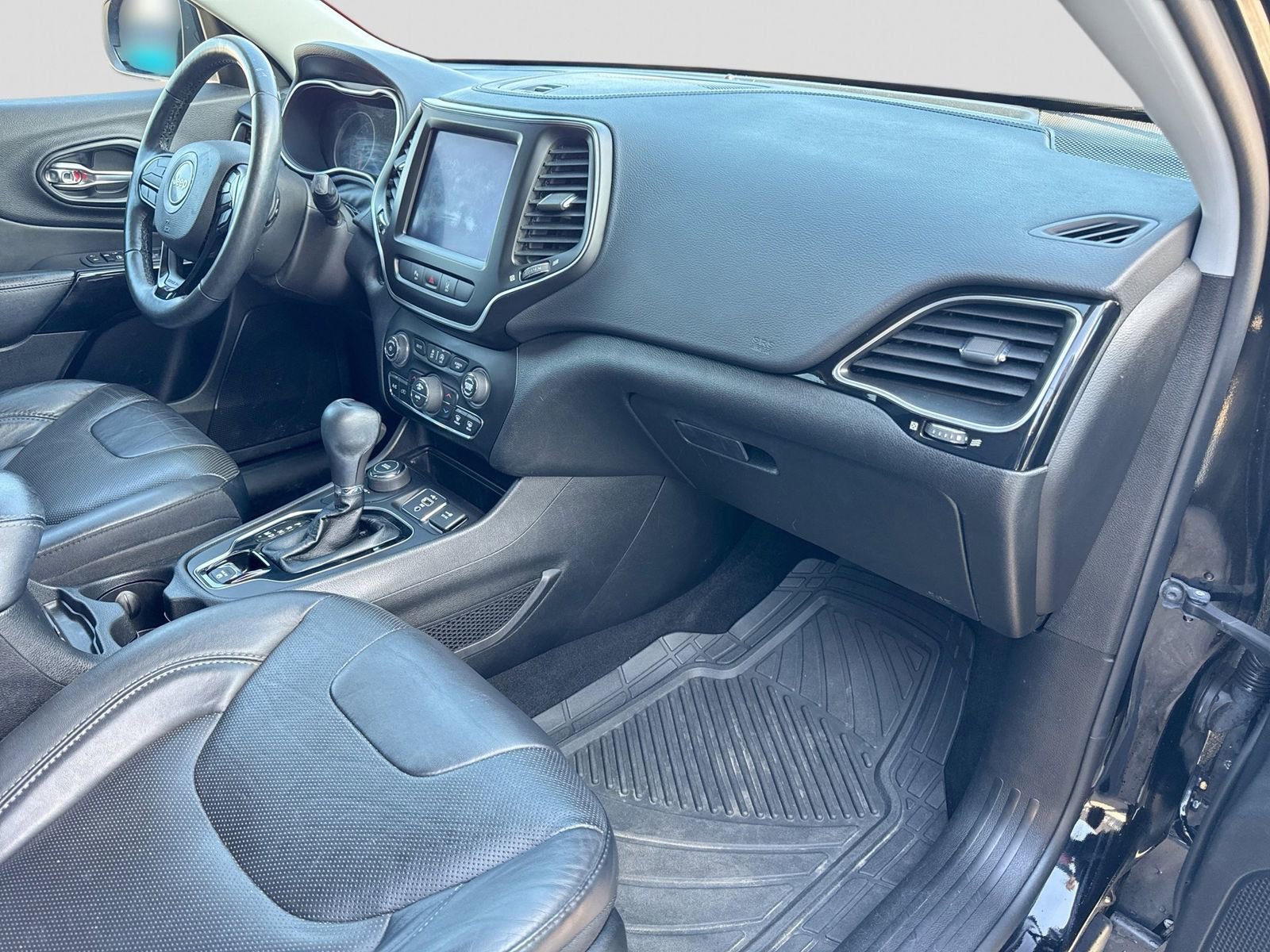 Used 2021 Jeep Cherokee Latitude Lux w/ Sun & Sound Group AWD/4WD image 8
