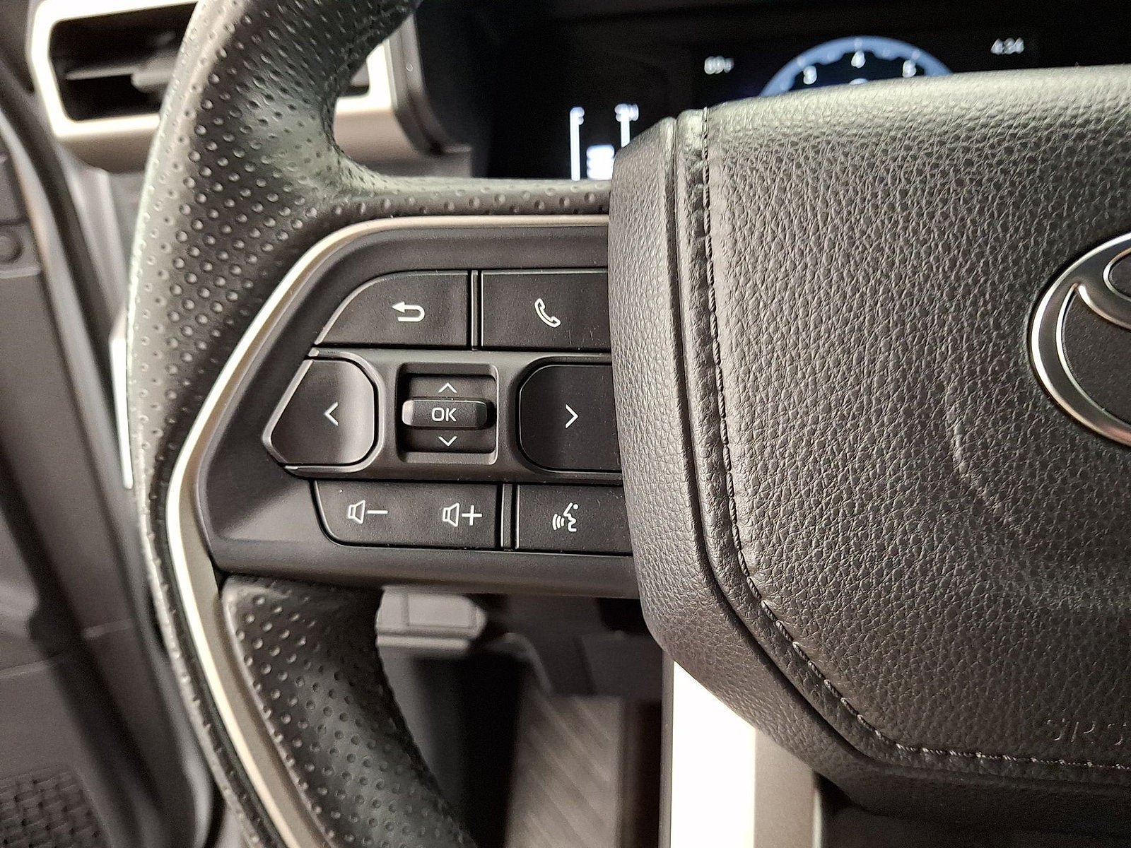 Certified 2025 Toyota 4Runner SR5 AWD/4WD image 9