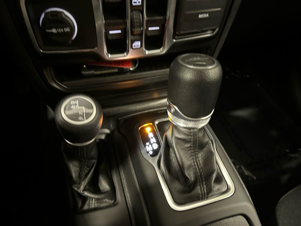 Used 2022 Jeep Gladiator Sport image 23