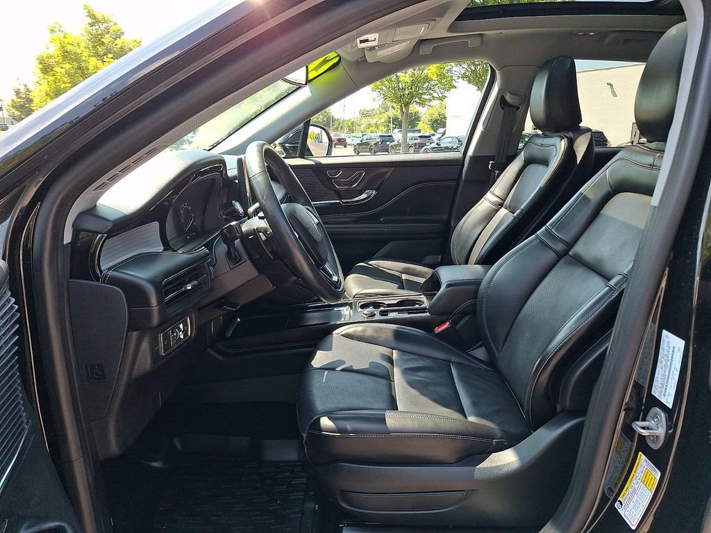 Used 2022 Lincoln Corsair AWD w/ Premium Package image 15