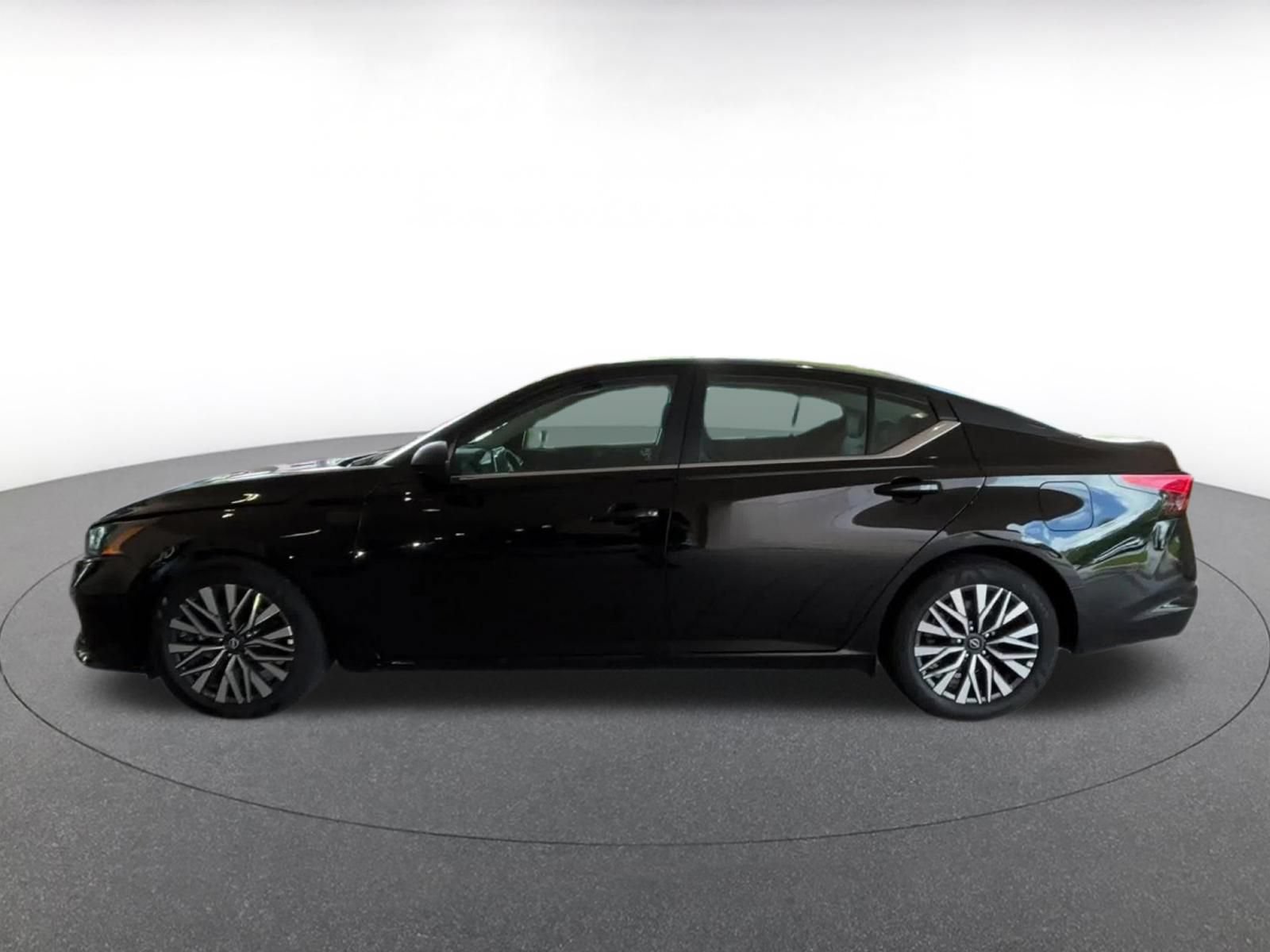 Used 2026 Nissan Altima 2.5 SV FWD image 8