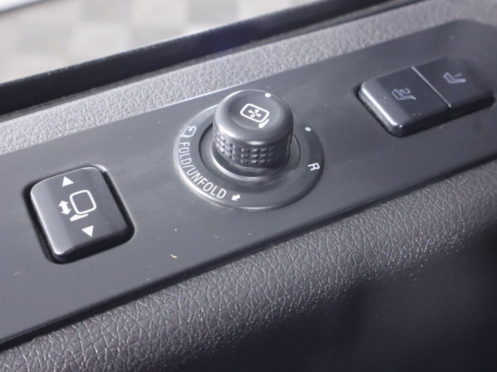 Used 2016 Ford F350 Platinum w/ Platinum Package AWD/4WD image 30