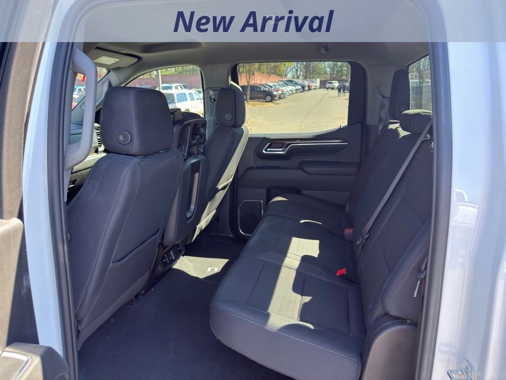 Used 2025 Chevrolet Silverado 1500 LT image 7