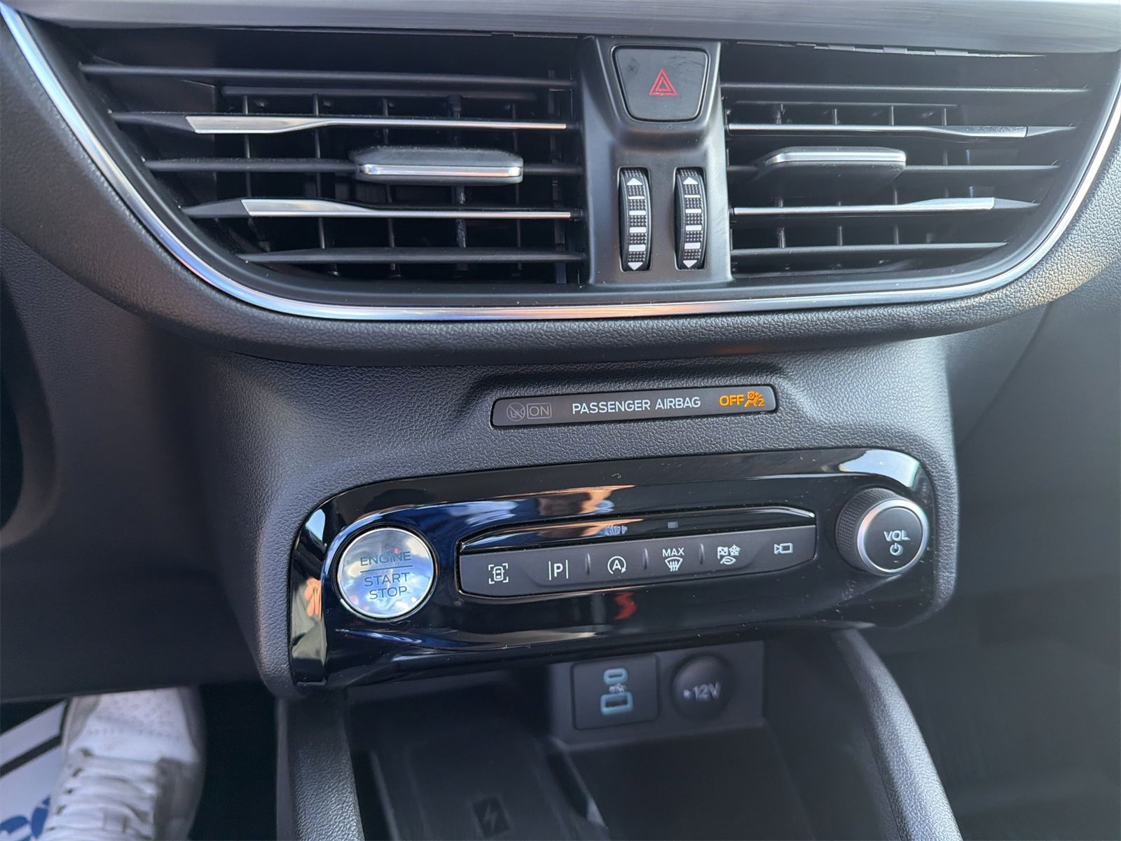 Used 2023 Ford Escape Platinum image 17