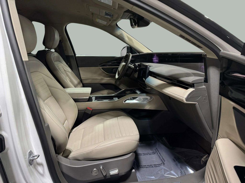 Certified 2024 Lincoln Nautilus Reserve image 27