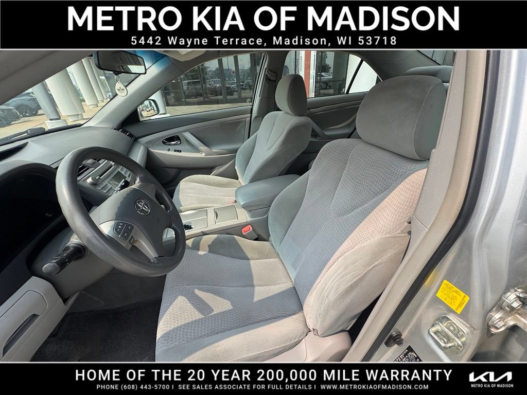 Used 2011 Toyota Camry LE FWD image 12