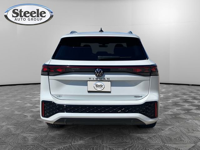 Used 2025 Volkswagen Tiguan SEL R-Line AWD/4WD image 4