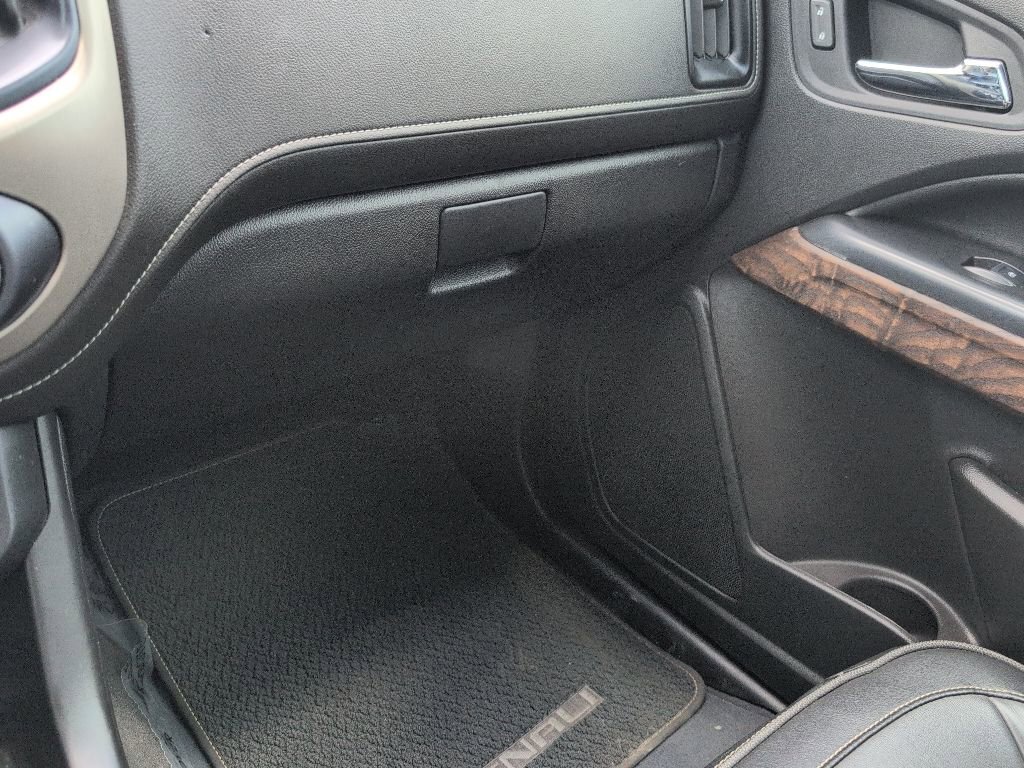 Used 2022 GMC Canyon Denali RWD image 22