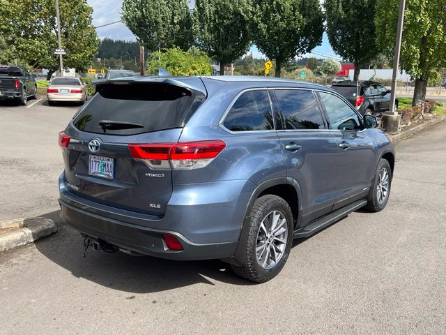Used 2019 Toyota Highlander XLE AWD/4WD image 7