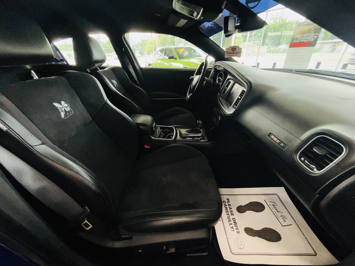 Used 2022 Dodge Charger Scat Pack w/ Dynamics Package RWD image 39