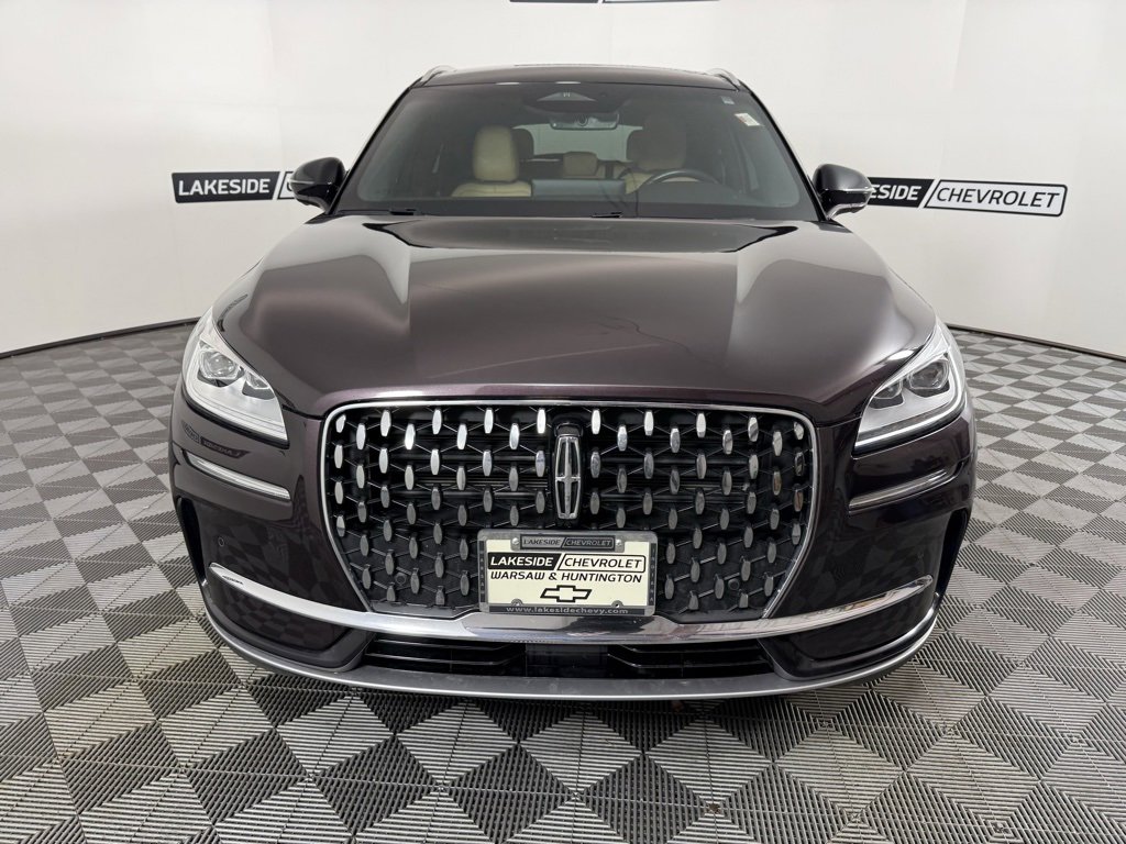 Used 2023 Lincoln Corsair Reserve w/ Equipment Group 201A image 9