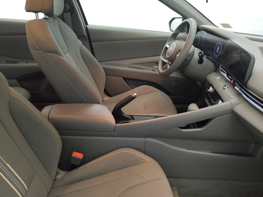 Used 2024 Hyundai Elantra SEL FWD image 21