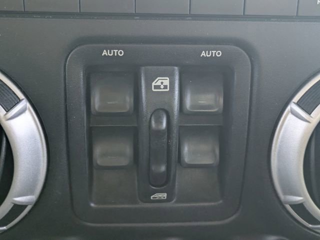 Used 2014 Jeep Wrangler Unlimited Sahara w/ Connectivity Group image 21