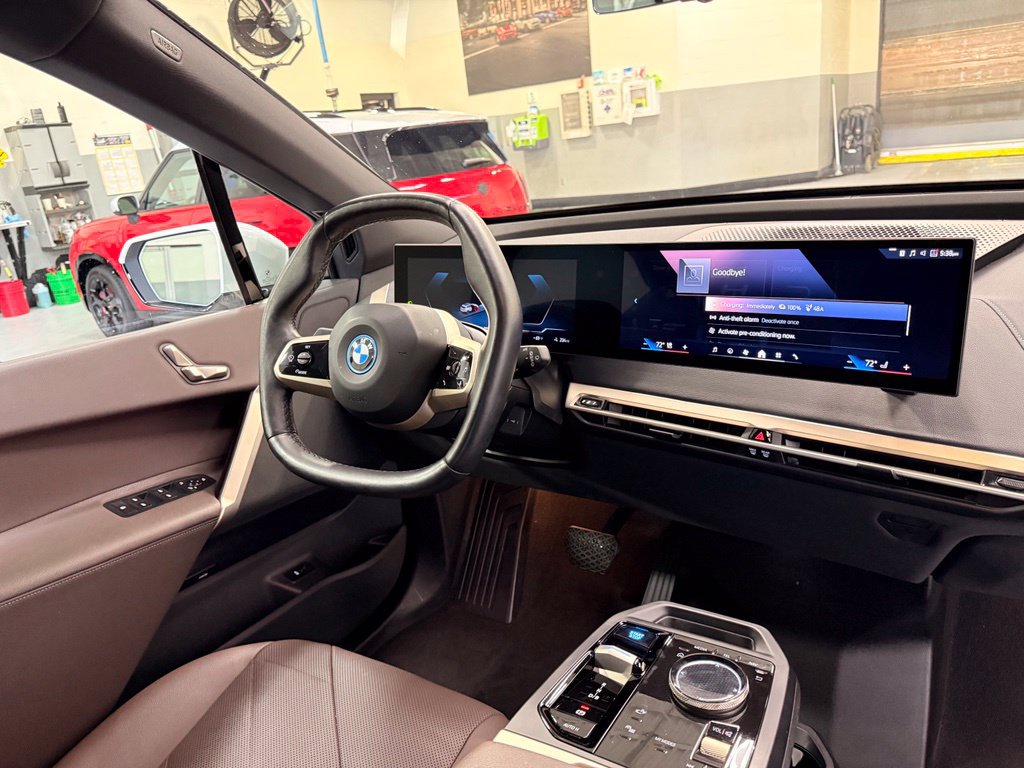 Used 2024 BMW iX xDrive50 AWD/4WD image 30