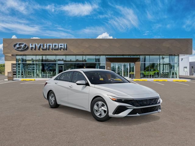 New 2026 Hyundai Elantra SE FWD image 2