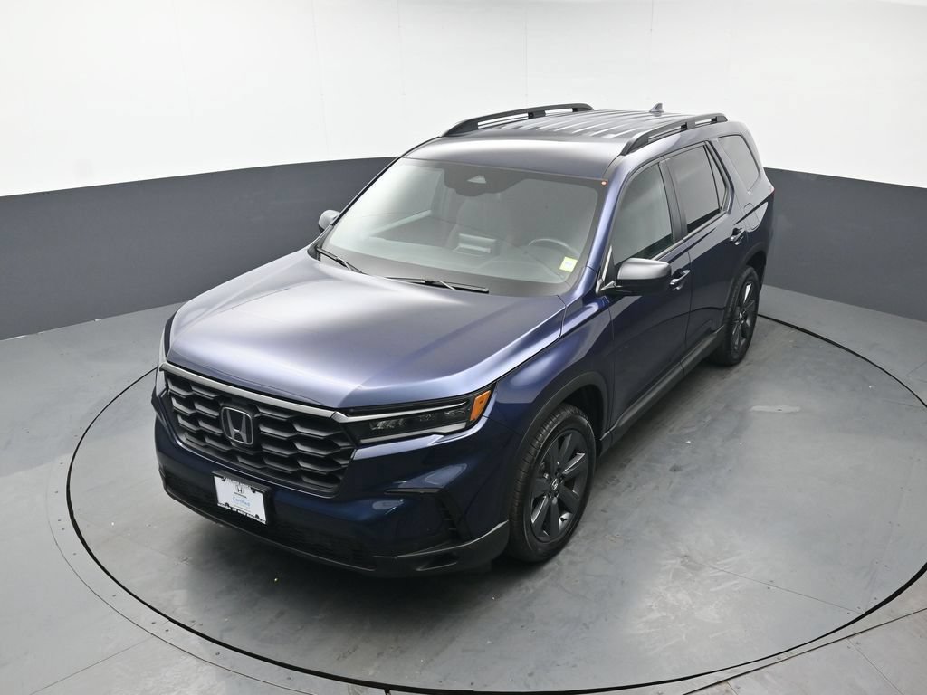 Used 2025 Honda Pilot Sport image 37