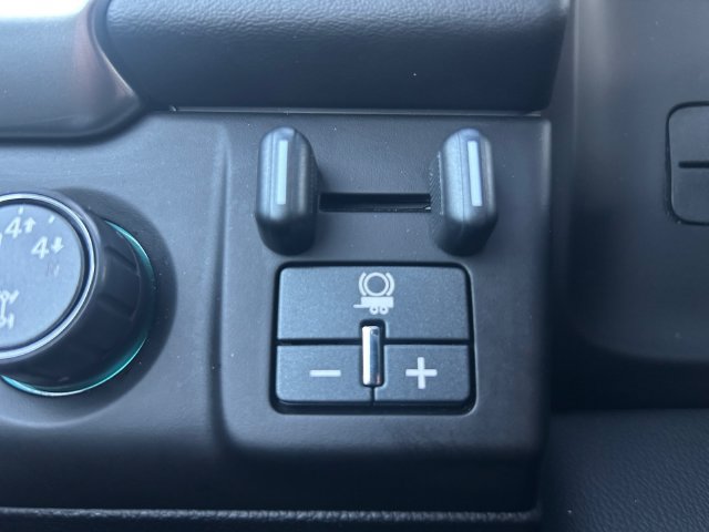 Used 2015 Chevrolet Tahoe LT AWD/4WD image 28