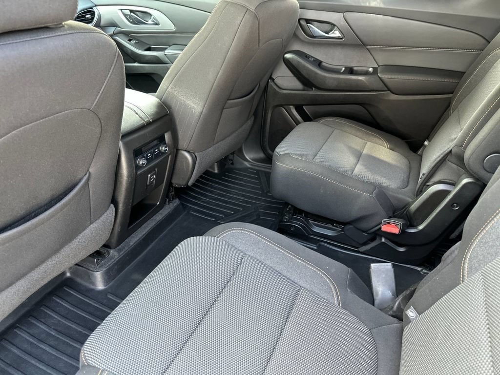 Used 2020 Chevrolet Traverse LT FWD image 11