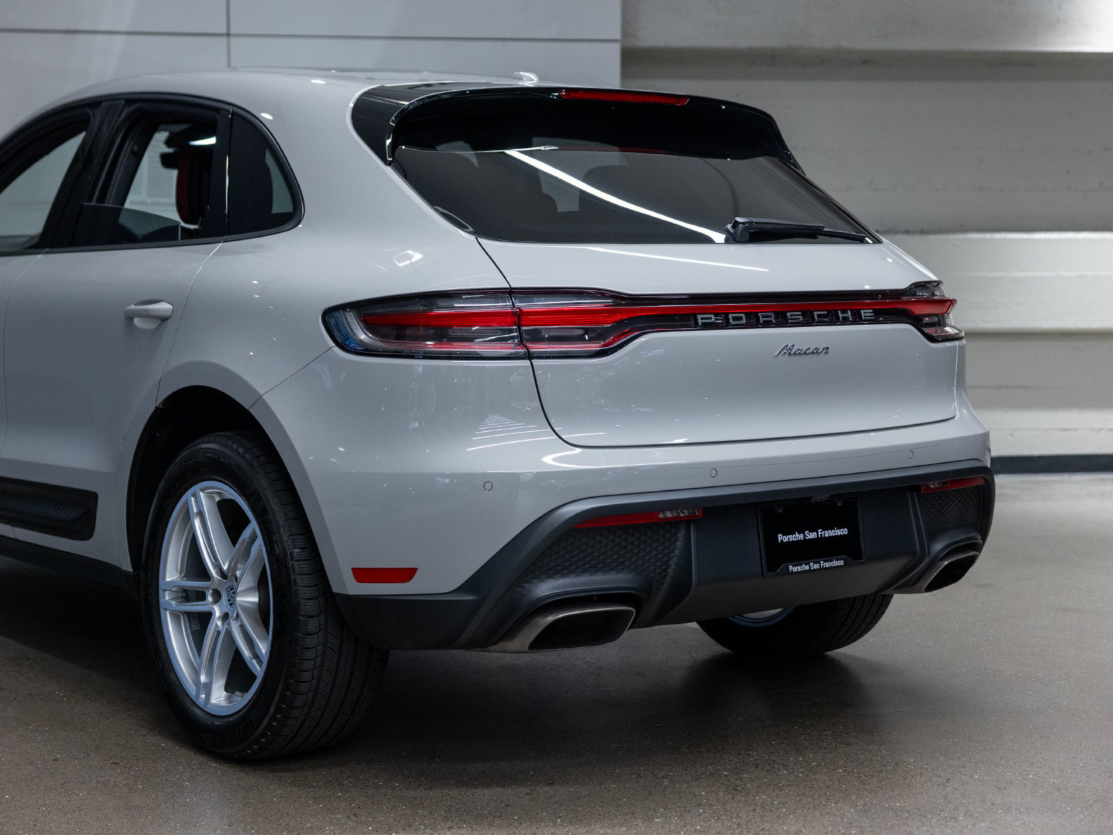 Certified 2026 Porsche Macan AWD/4WD image 26