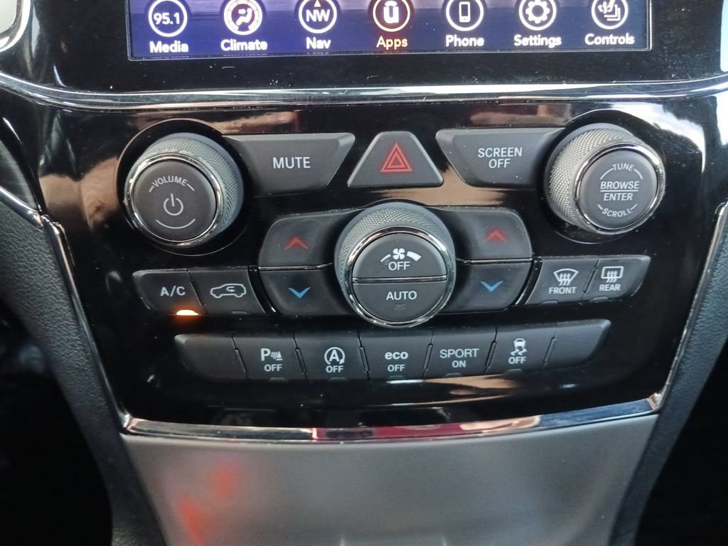 Used 2021 Jeep Grand Cherokee Limited w/ Sun & Sound Group RWD image 24