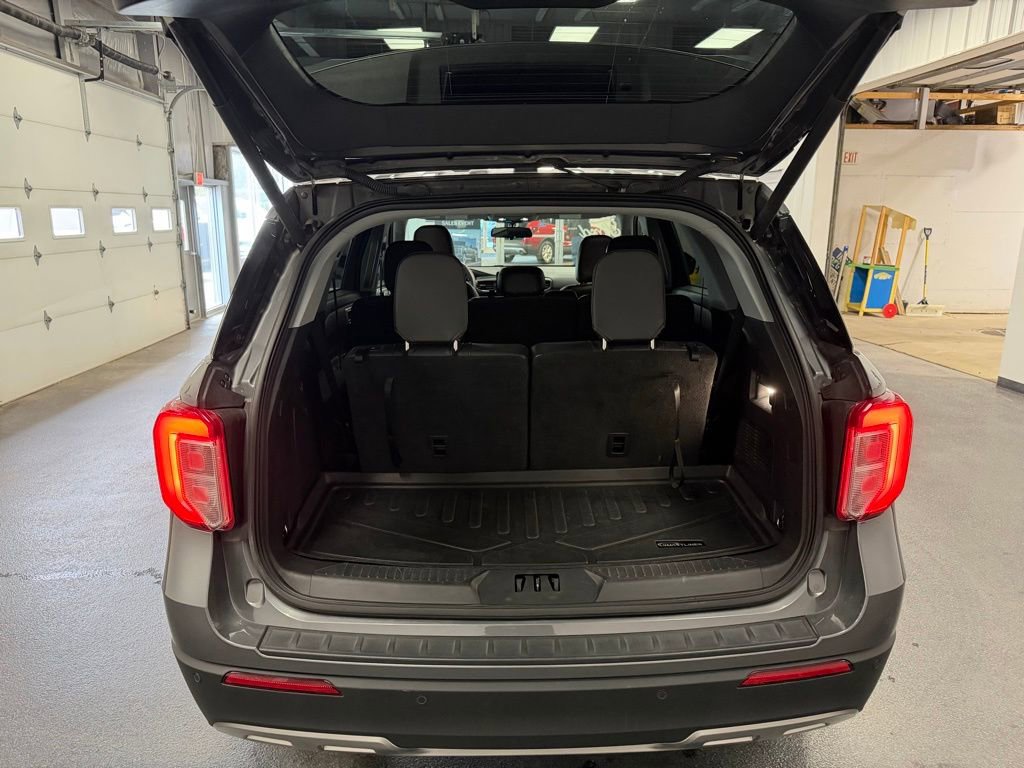 Used 2023 Ford Explorer XLT w/ Equipment Group 202A AWD/4WD image 9