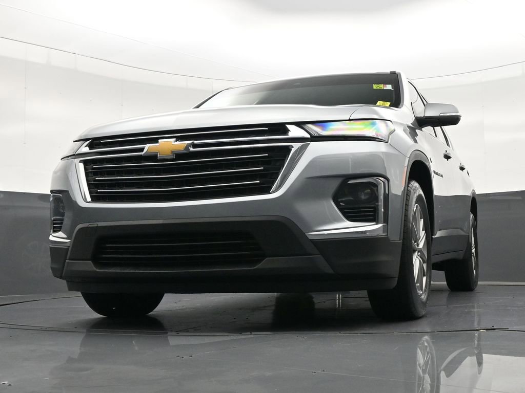 Used 2023 Chevrolet Traverse LT image 32