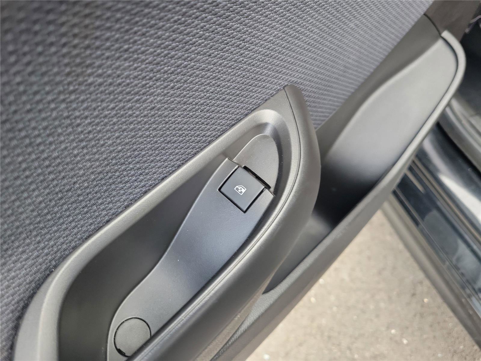 Used 2017 Chevrolet Cruze LT w/ Convenience Package image 14