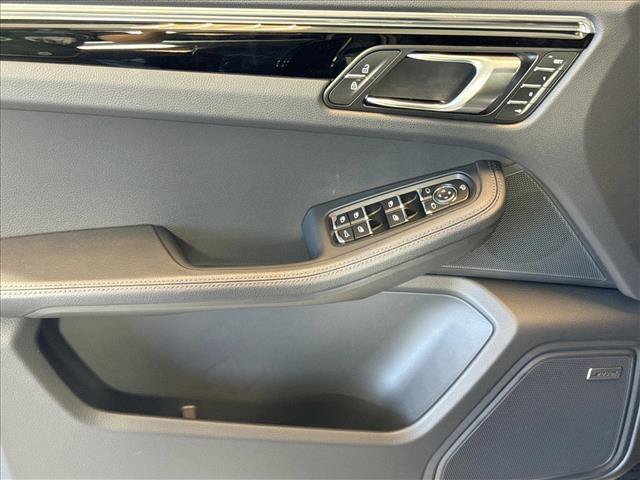 Certified 2026 Porsche Macan Turbo AWD/4WD image 11