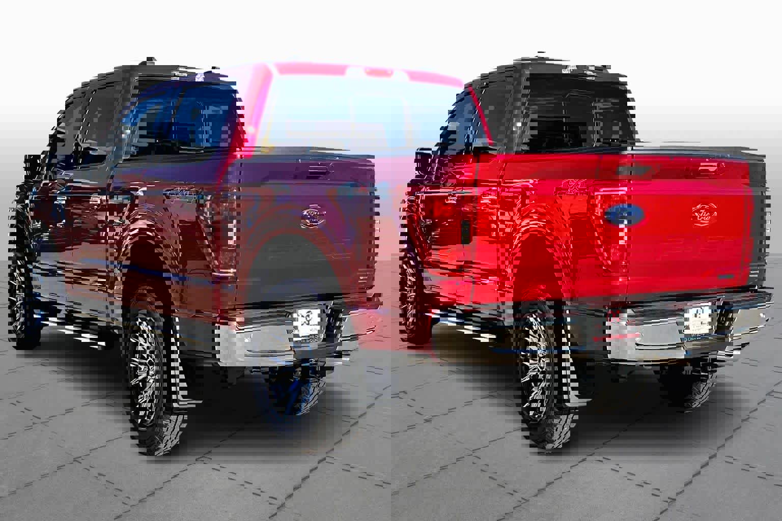 Used 2022 Ford F150 XLT w/ Equipment Group 302A High image 11