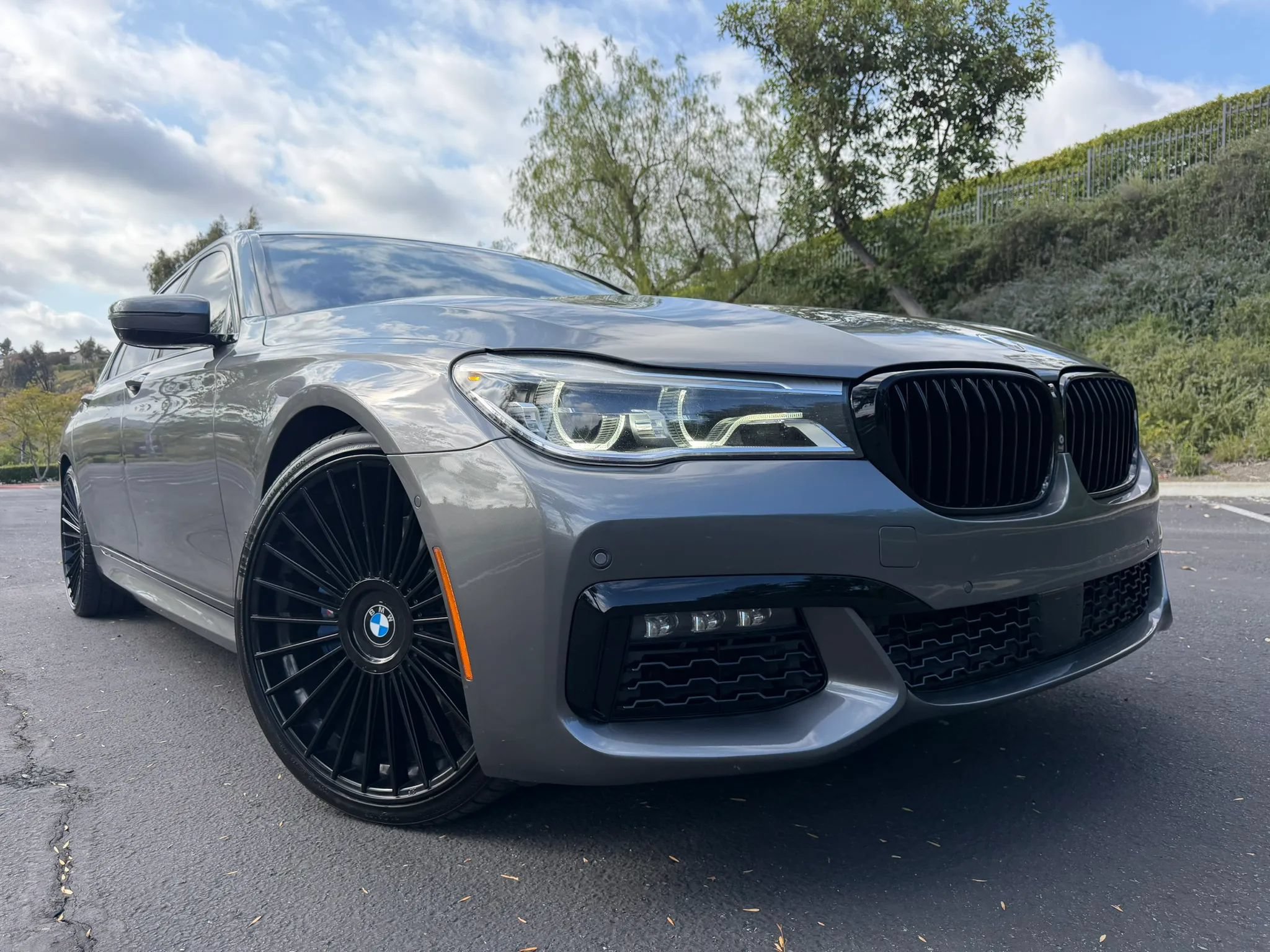 Used 2017 BMW 750i RWD image 7