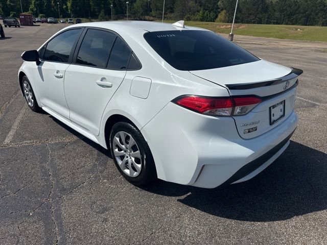Used 2022 Toyota Corolla LE image 4