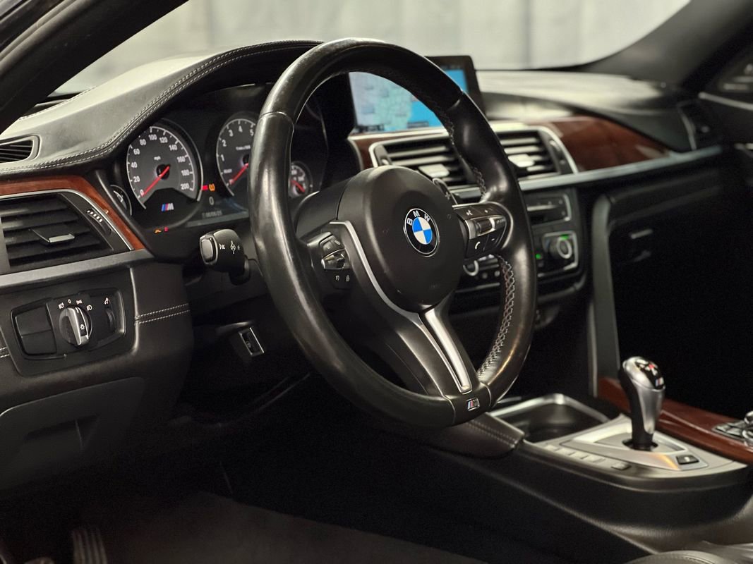 Used 2017 BMW M4 Coupe w/ Executive Package image 17