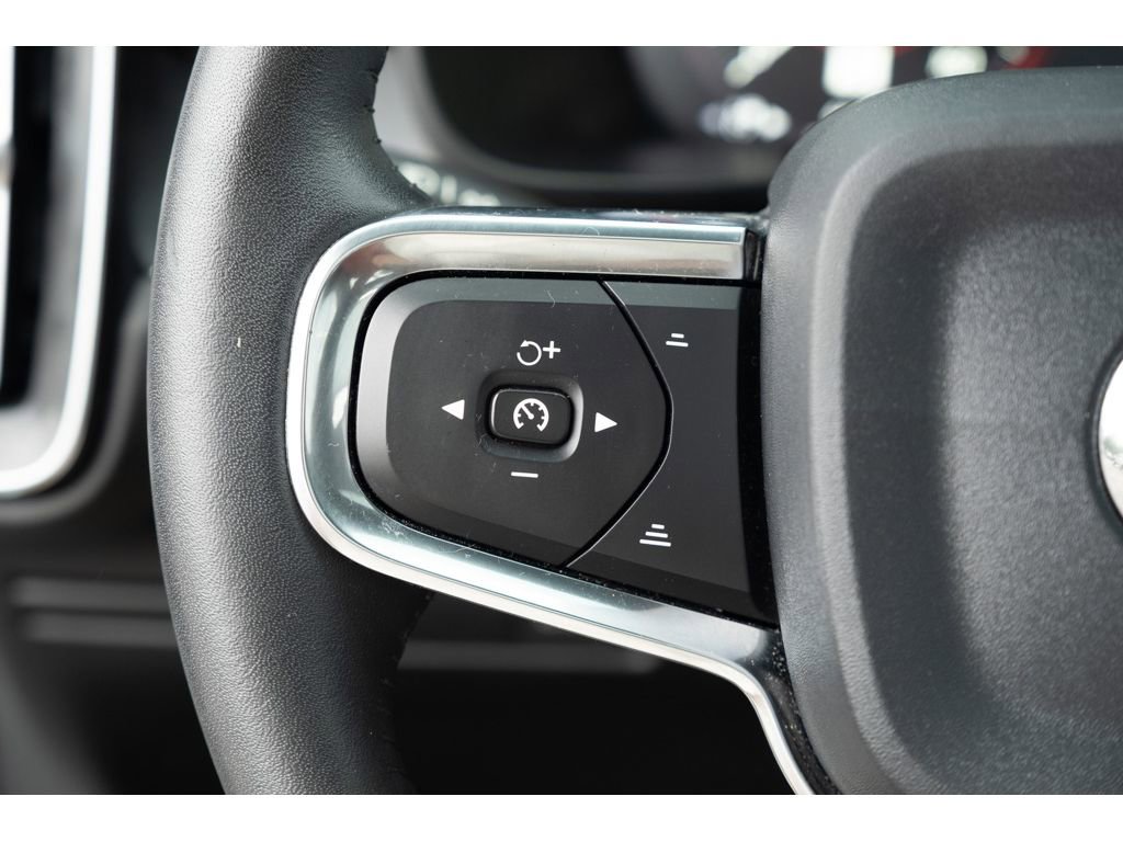 Used 2019 Volvo XC40 T5 Momentum AWD/4WD image 19