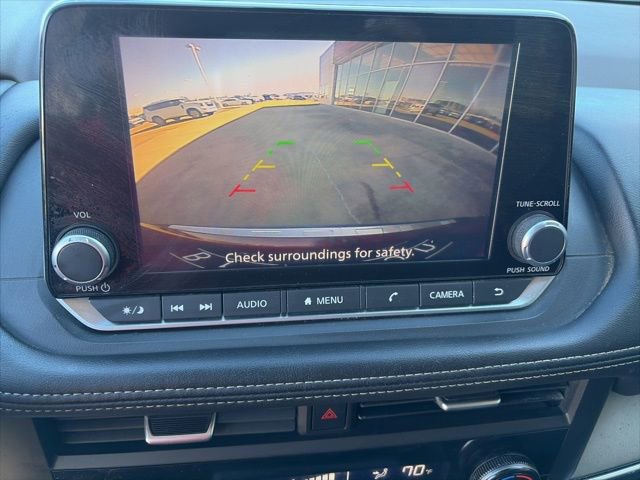 Used 2023 Nissan Rogue SV image 16