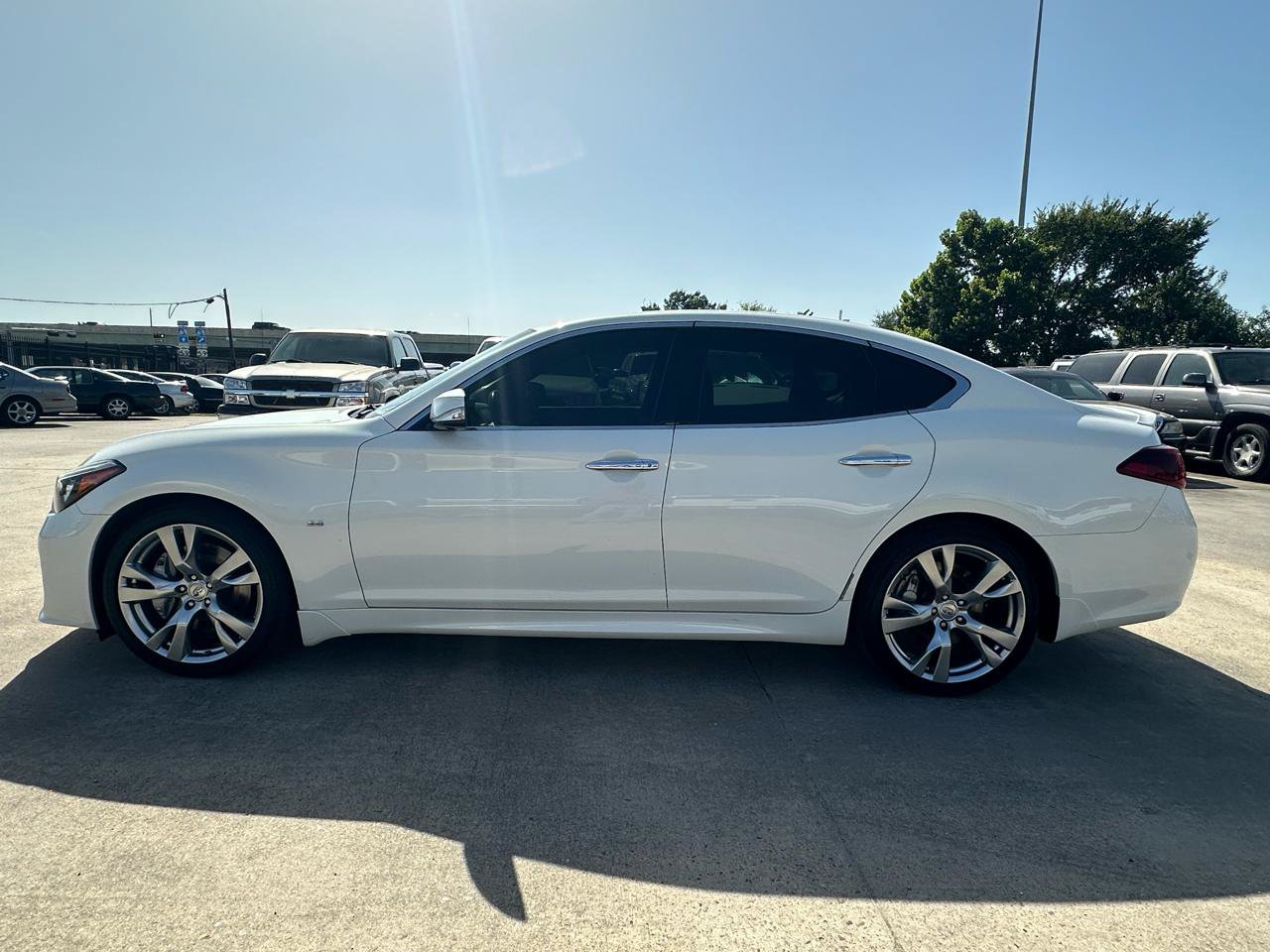 Used 2015 INFINITI Q70 5.6 w/ Sport Package RWD image 4