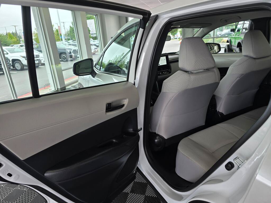 Used 2024 Toyota Corolla Cross L AWD/4WD image 34