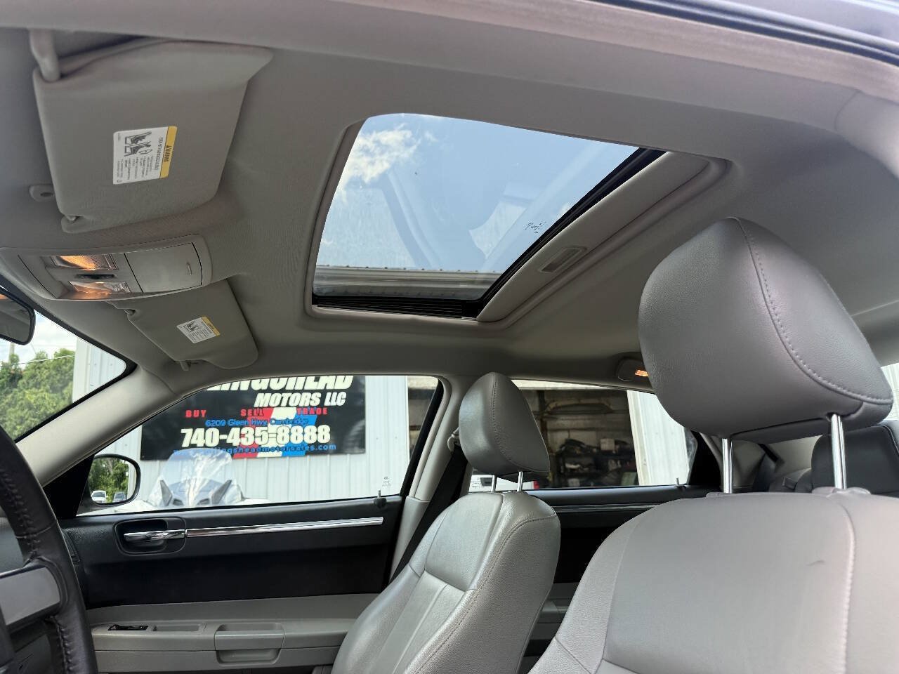 Used 2006 Chrysler 300 Touring w/ Protection Group RWD image 9