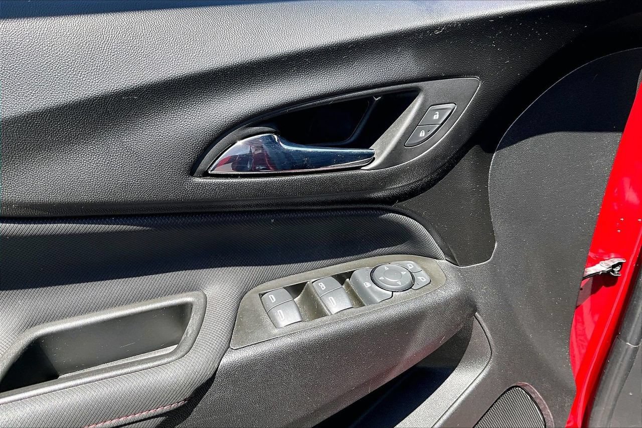 Used 2023 Chevrolet Equinox RS w/ RS Leather Package FWD image 25