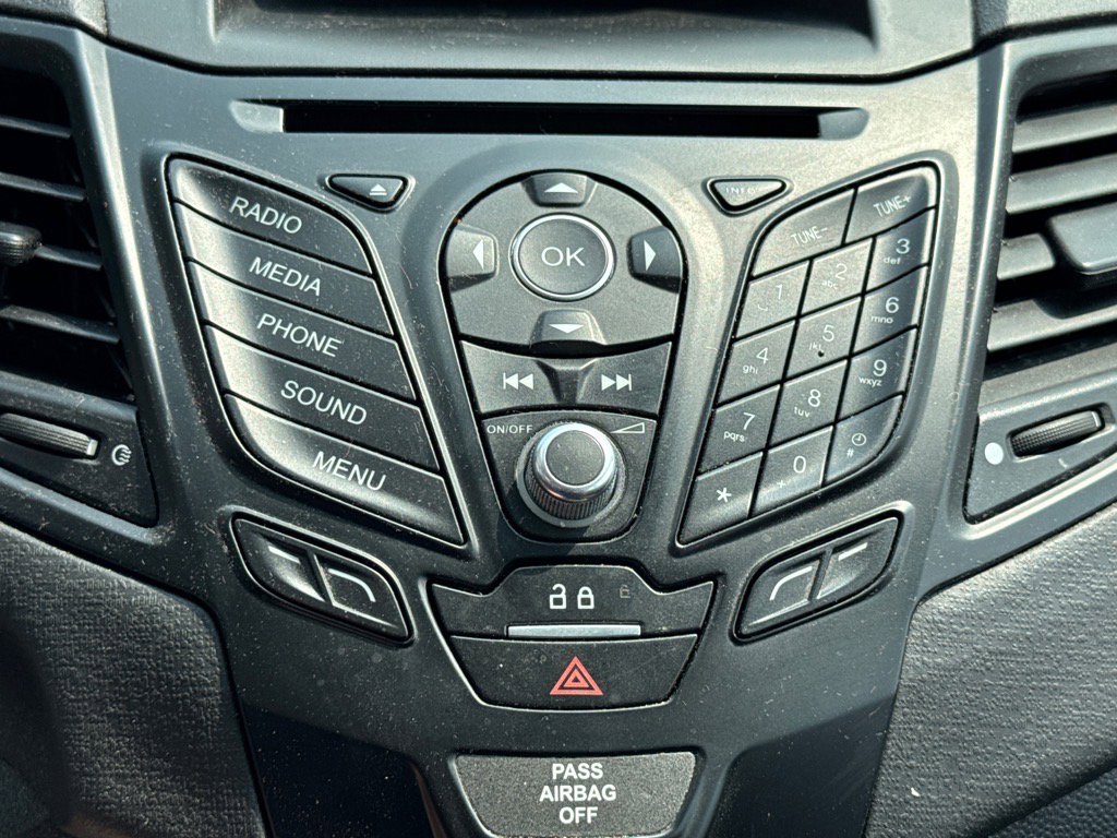 Used 2016 Ford Fiesta SE FWD image 11
