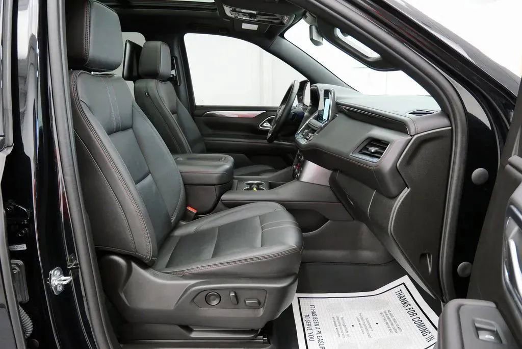 Used 2023 Chevrolet Suburban RST w/ Luxury Package AWD/4WD image 15
