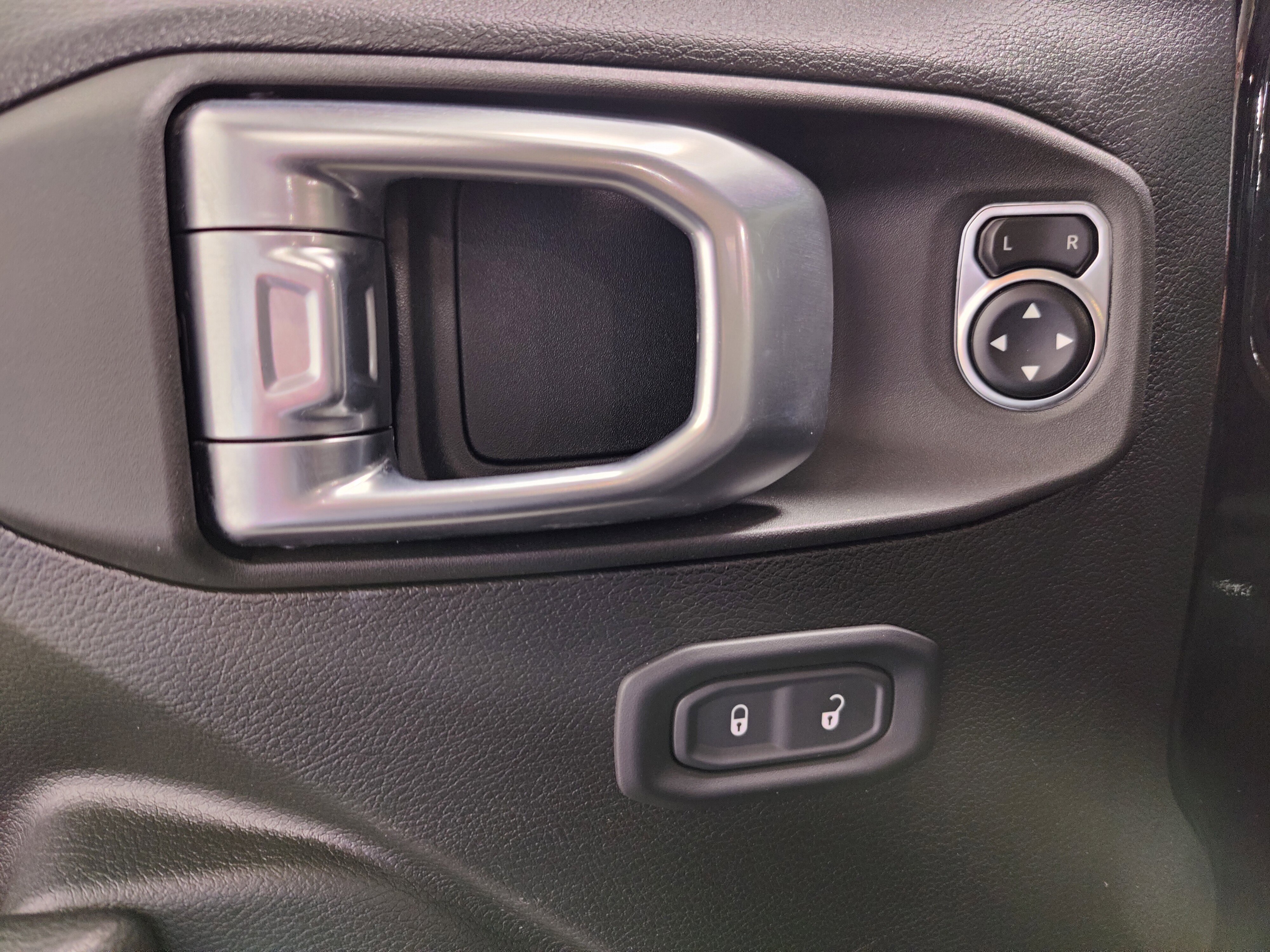 Used 2024 Jeep Wrangler Unlimited Rubicon 4xe w/ Technology Group image 26