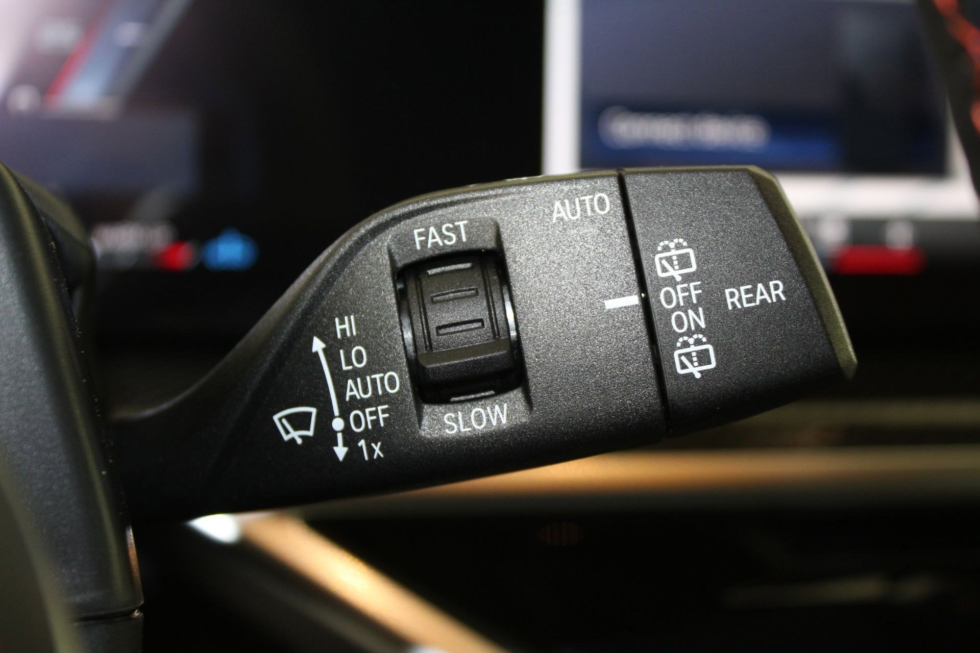 New 2026 BMW X5 M60i w/ Climate Comfort Package AWD/4WD image 31