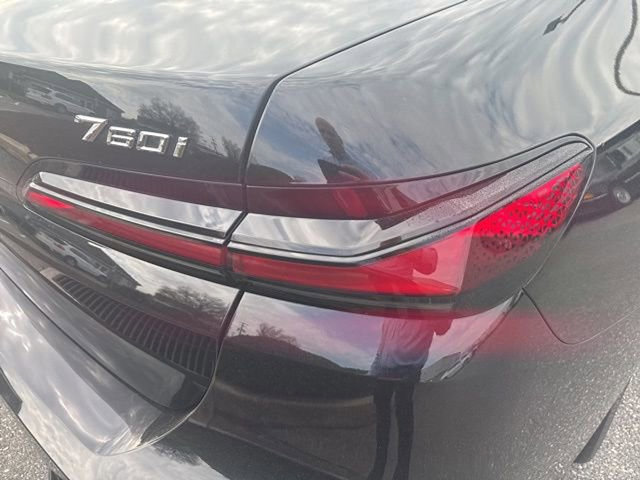 Used 2023 BMW 760i xDrive image 12