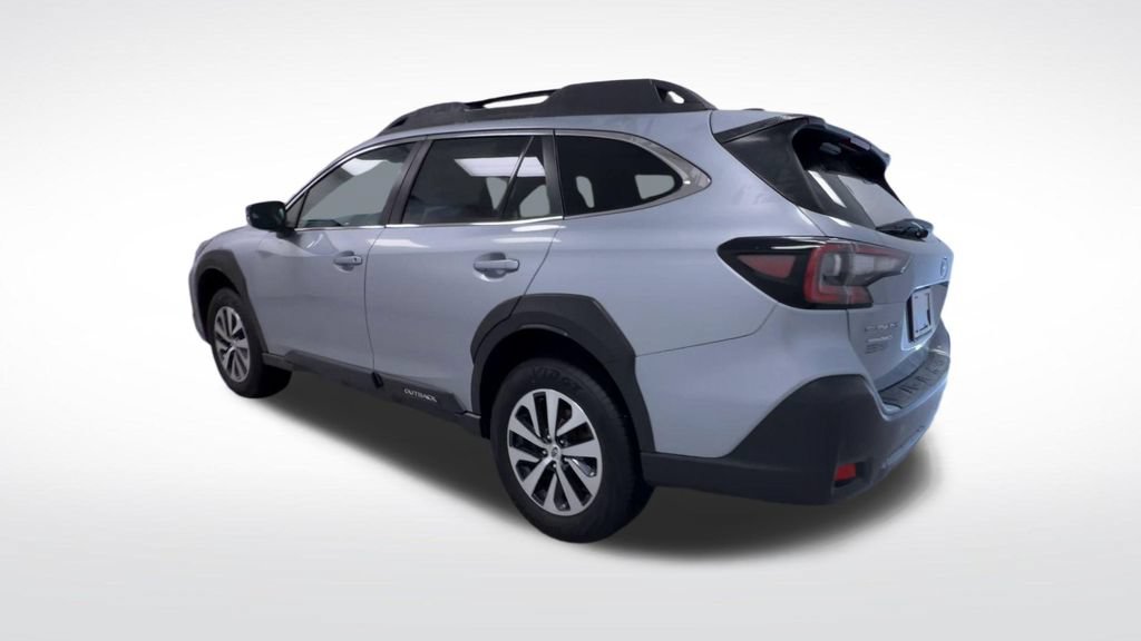Used 2024 Subaru Outback Premium AWD/4WD image 6