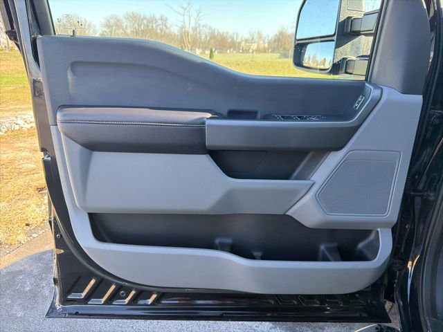 Used 2025 Ford F350 XLT image 22