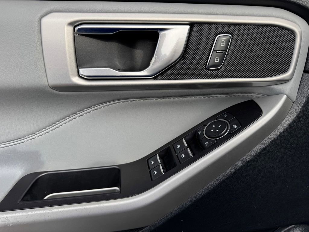 Used 2022 Ford Explorer XLT w/ Equipment Group 202A image 23