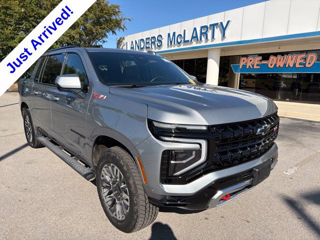 Used 2025 Chevrolet Suburban Z71 AWD/4WD image 1