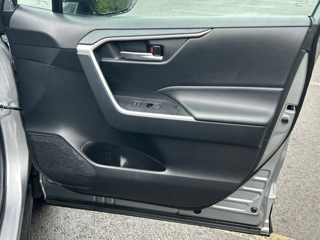 Used 2025 Toyota RAV4 XLE AWD/4WD image 35