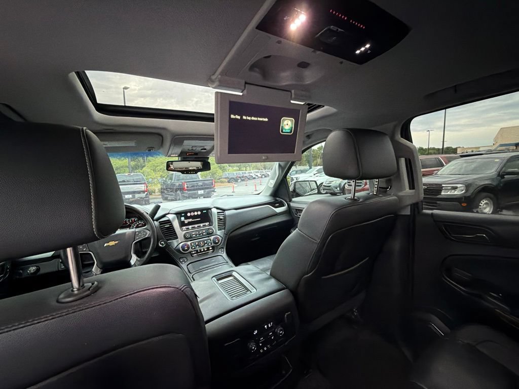 Used 2015 Chevrolet Suburban LTZ RWD image 13